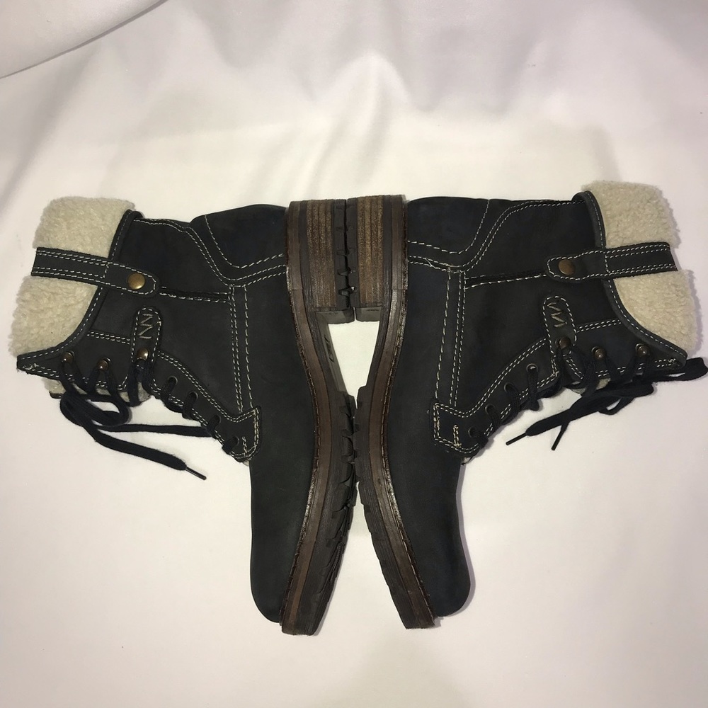 Land Rover | Winter Boots - Picture 2 of 8